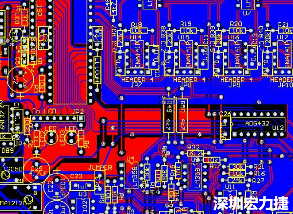 一般產(chǎn)品的PCB設(shè)計，多數(shù)先決定元件布局，再進行線路連接，于元件位置就先改善干擾問題，再從線路細節(jié)著手改善產(chǎn)品。